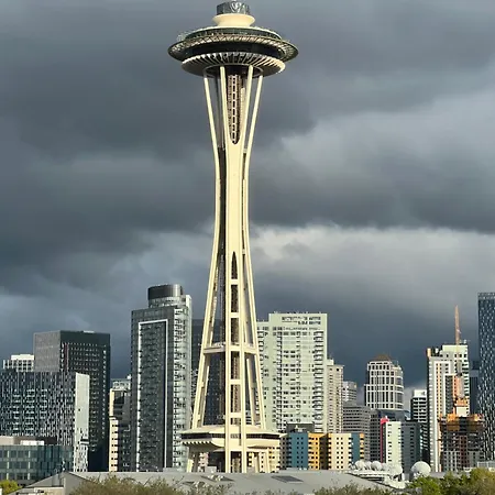 Monthly 1 Bedroom Apt Seattle Center
